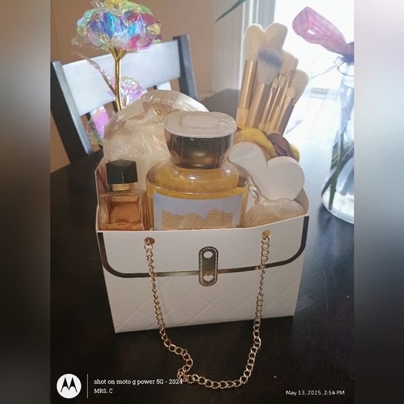 Elegant White Handbag Women's Gift ysl Basket Pamper Me Birthday Christmas Anniv - Picture 4 of 11